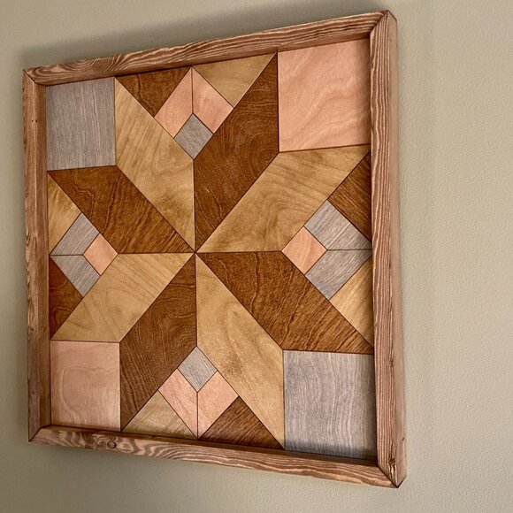 Lovely Amish-Style Indoor Barn Quilt (hex) - Picture 3 of 4